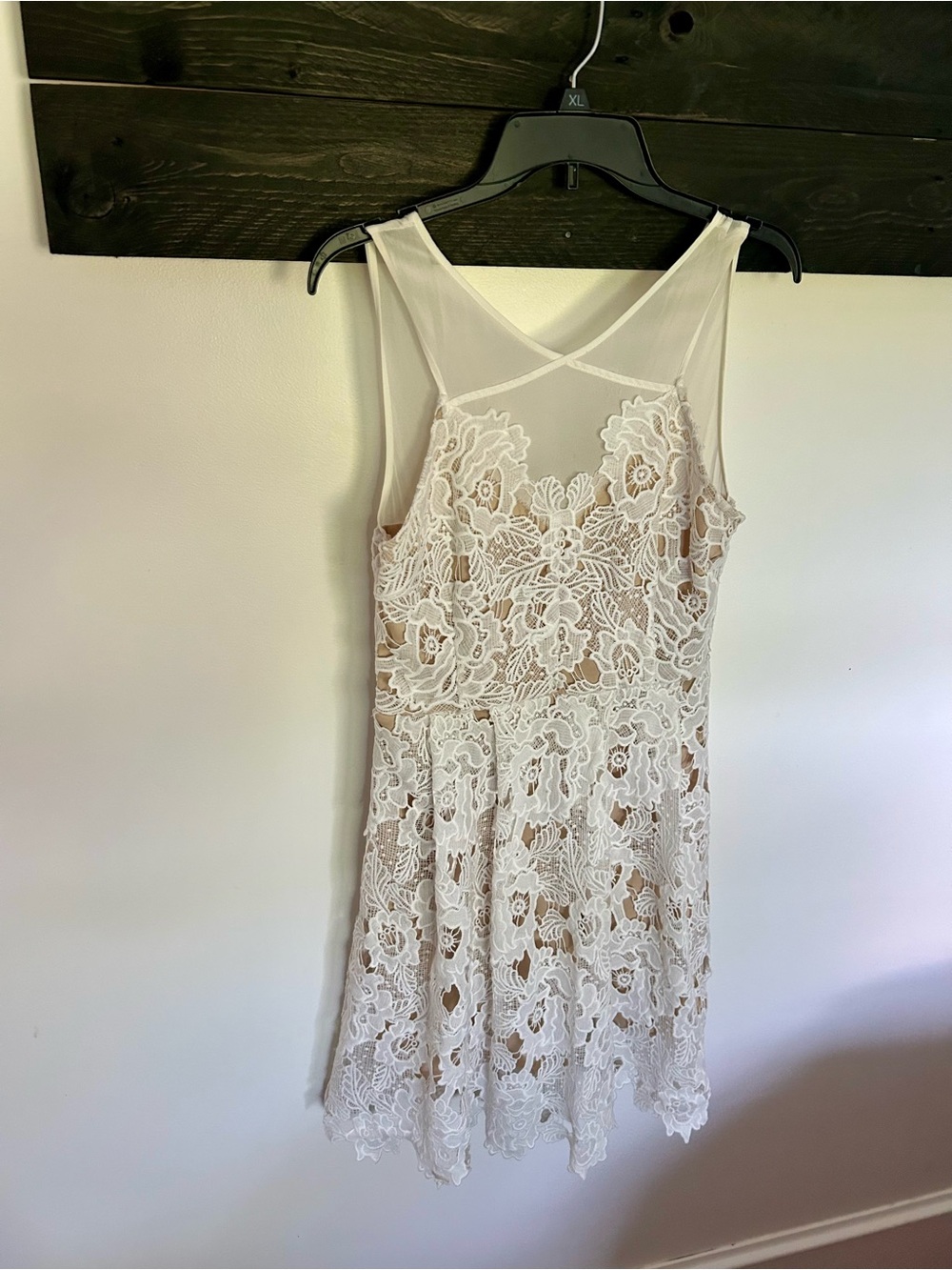 Francesca's Collections Ivory Floral Lace Mini Dress